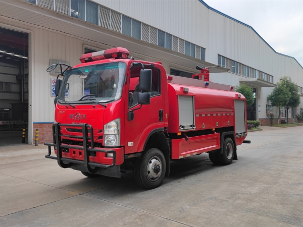 五十铃越野4.2吨水罐消防车