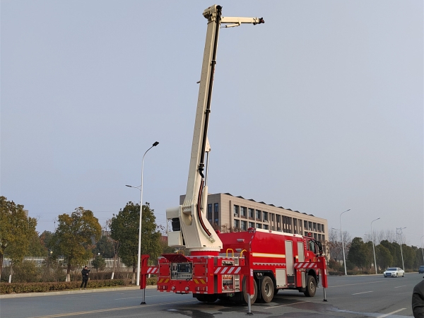 25米举高喷射消防车