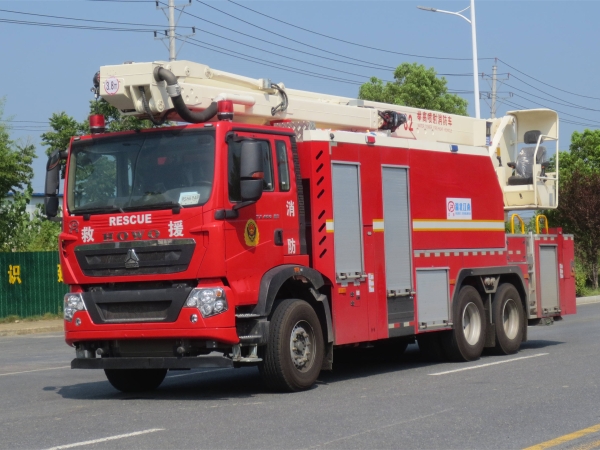 25米举高喷射消防车