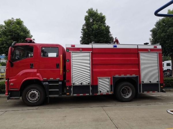 豪沃8吨泡沫消防车