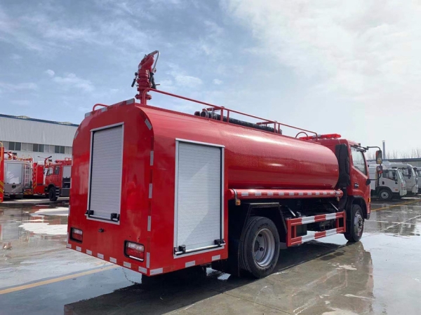 大多利卡消防洒水车