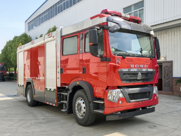 豪沃8.3吨泡沫消防车