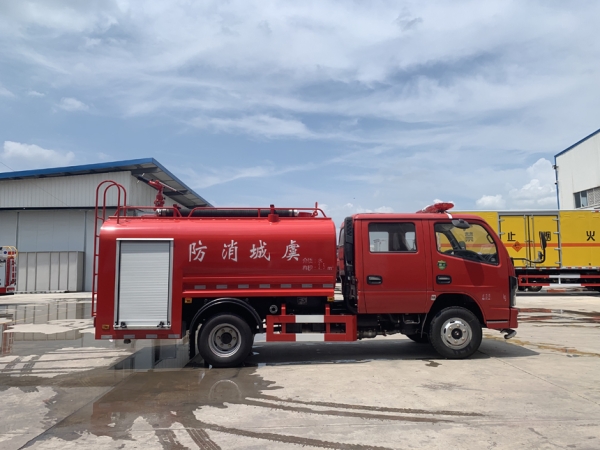 东风双排森林消防车