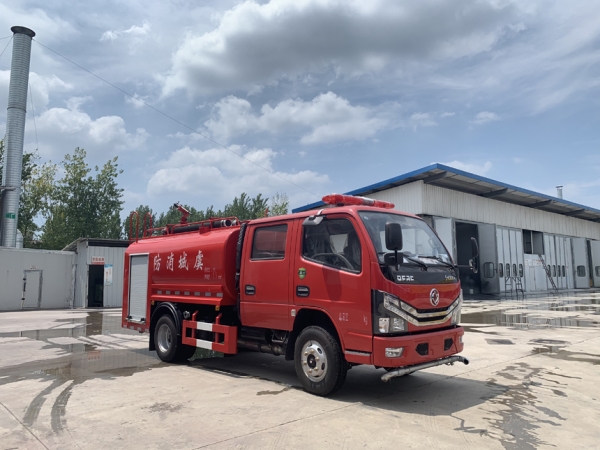 东风双排森林消防车