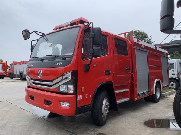 东风5吨水罐消防车
