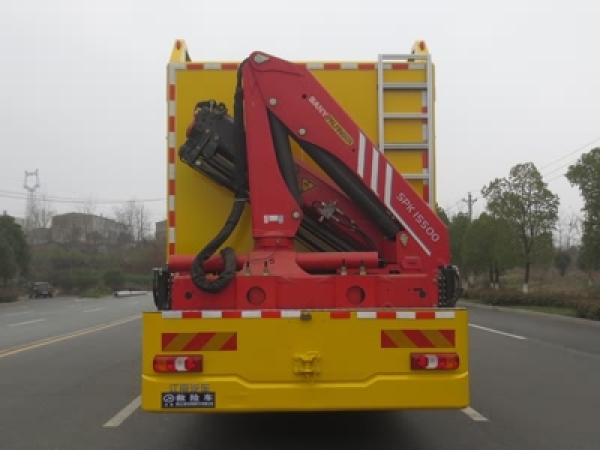 奔驰救险车