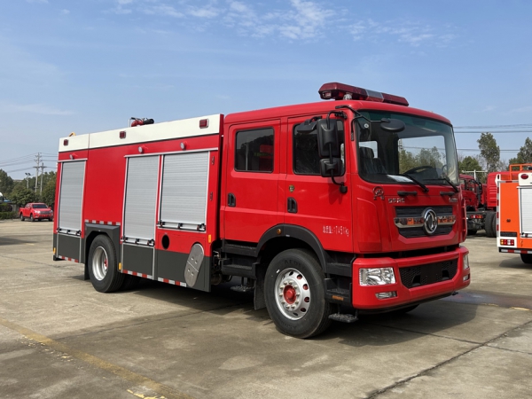 8.2吨东风D9水罐消防车