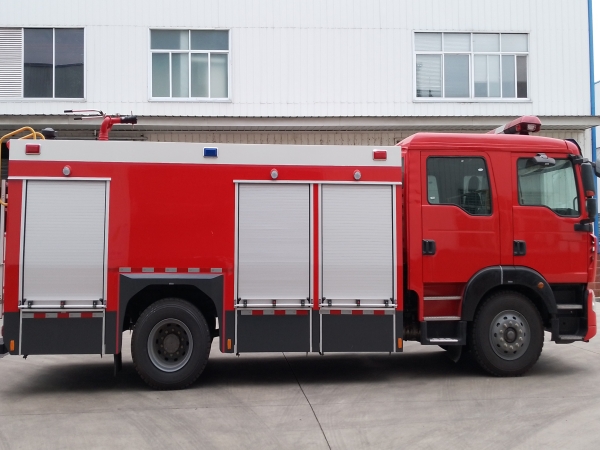 JDF5174GXFSG80/Z6型水罐消防车