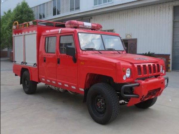 4×4双排器材消防车