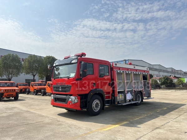 豪沃6吨泡沫消防车