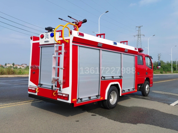 东风小多利卡泡沫消防车