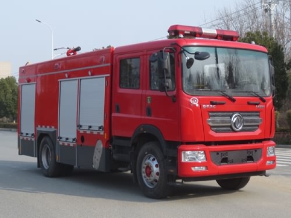 8.2吨东风D9水罐消防车