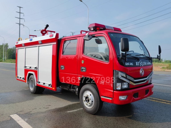 东风小多利卡泡沫消防车